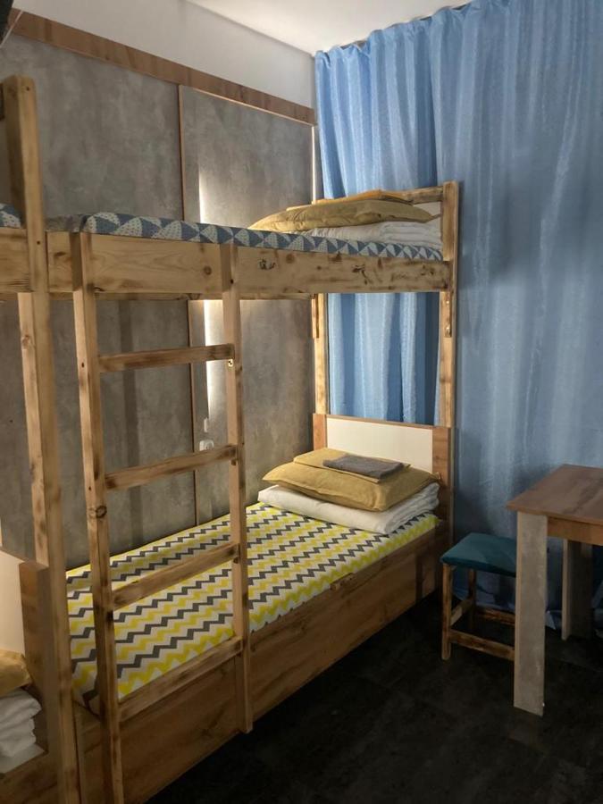 Hostel Del Luna Almaty Extérieur photo