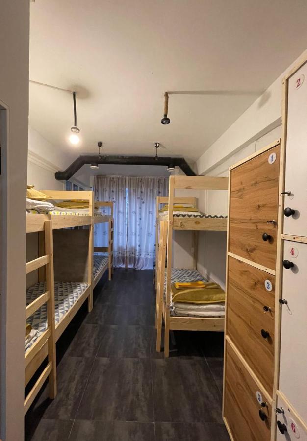 Hostel Del Luna Almaty Extérieur photo