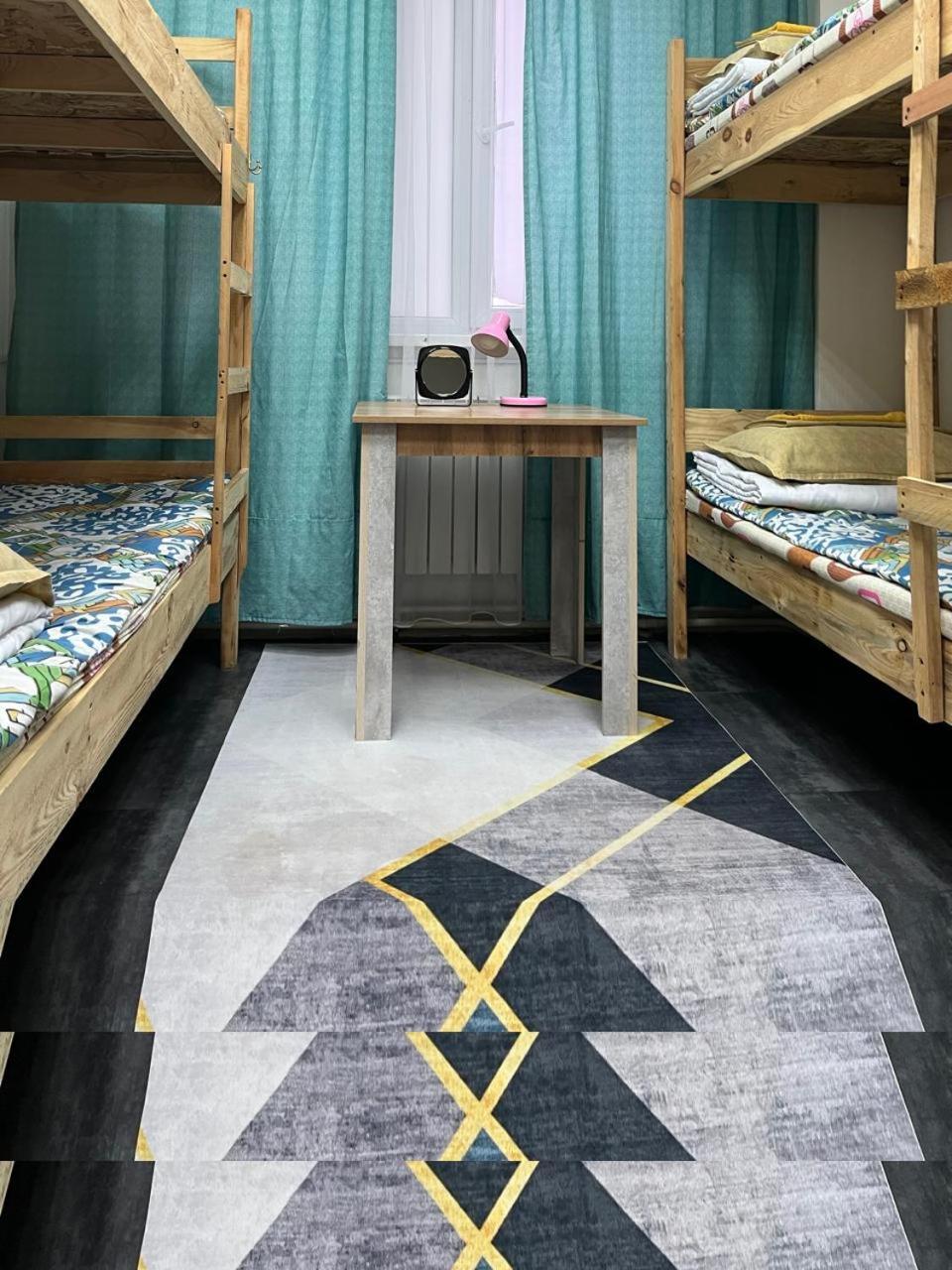 Hostel Del Luna Almaty Extérieur photo