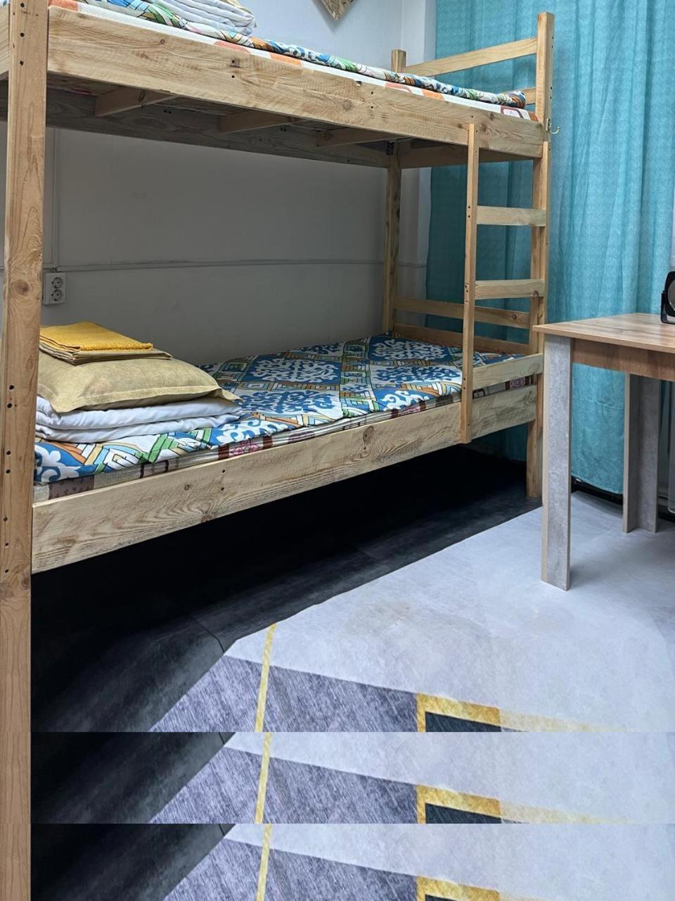 Hostel Del Luna Almaty Extérieur photo